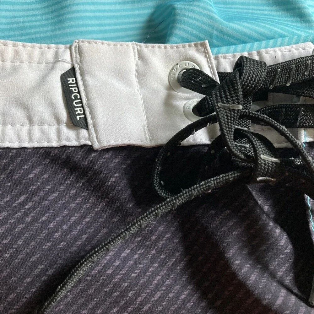 RIP CURL Standard Mirage Setters Boardshorts Striped Shorts Trunks Mens Small